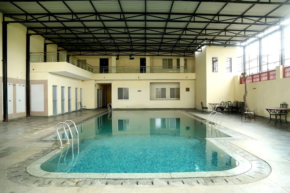 OYO 9141 Hotel Roshan Haveli