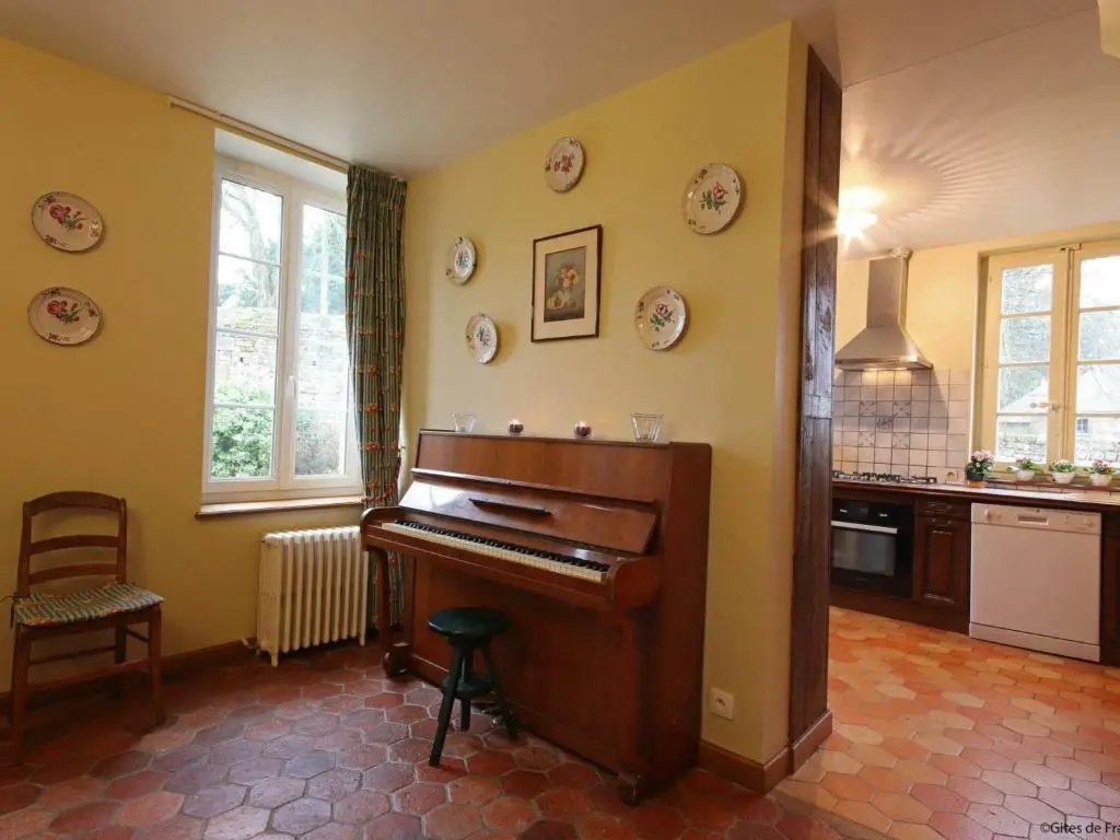 Demeure historique dans un château avec jardin et connexion WIFI - FR-1-497-13