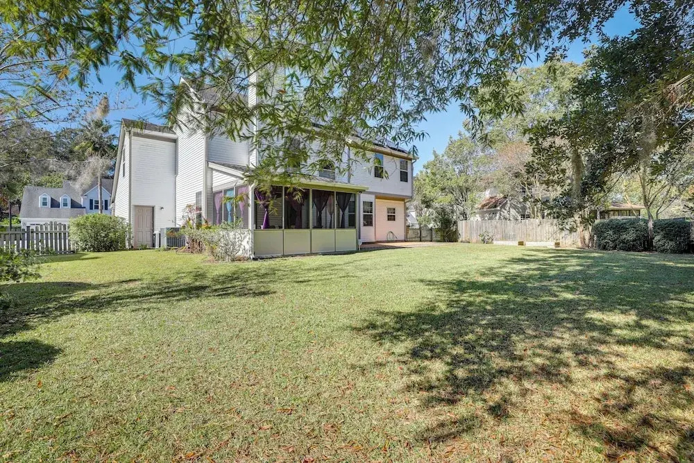 North Charleston Home Near Shopping & Dining!
