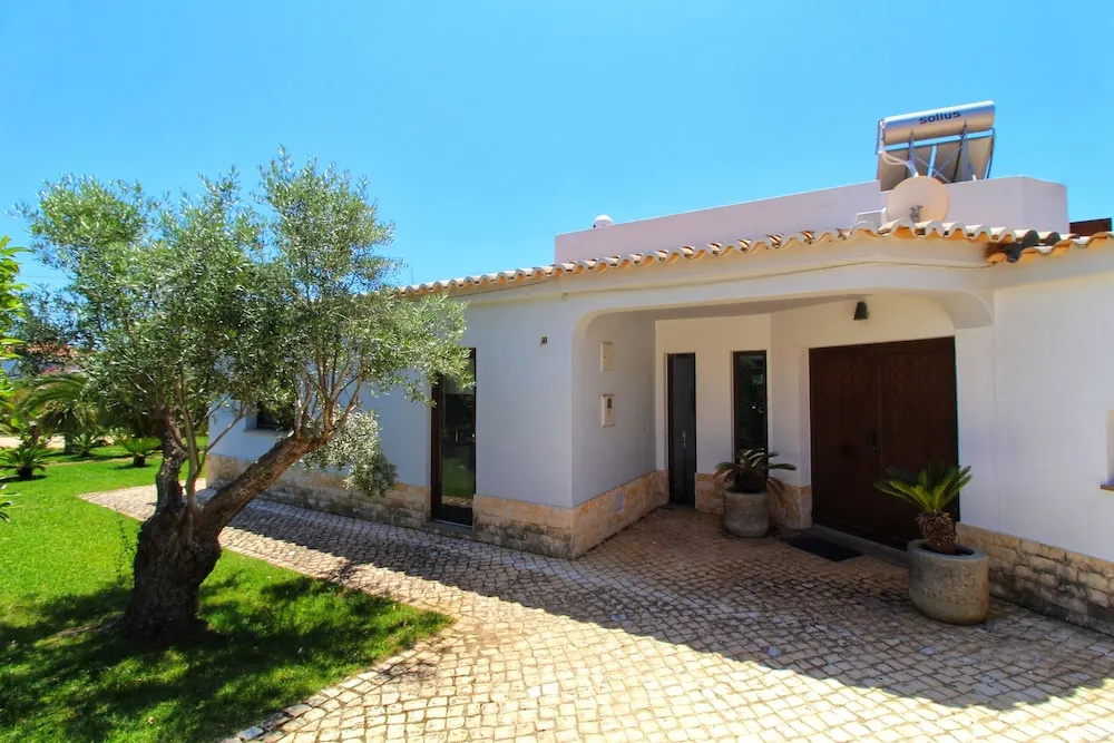 Villa Bali - stylish and in a quiet area