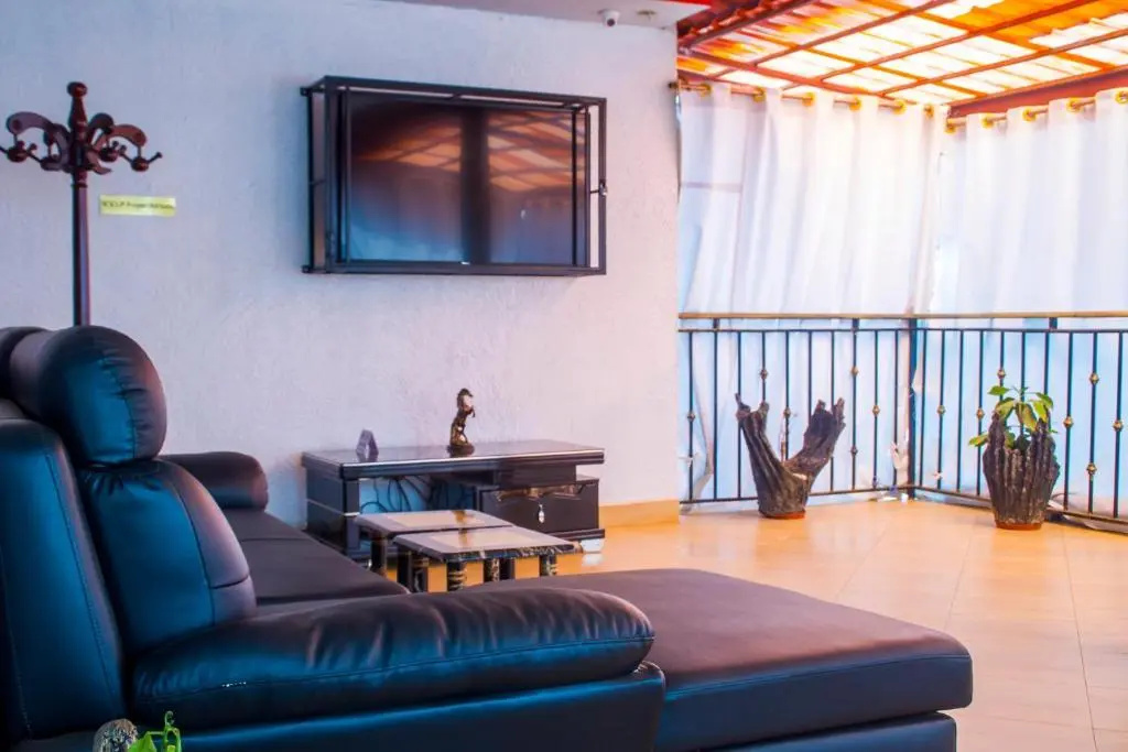 Don Thrill Hotel