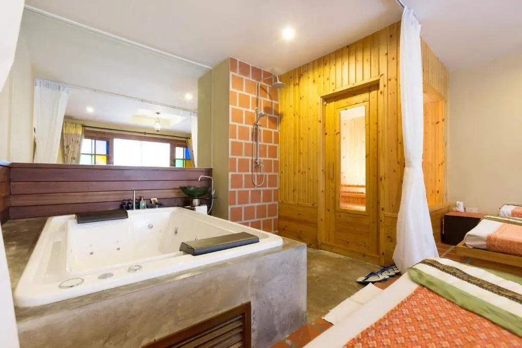 Nipa Resort, Patong Beach