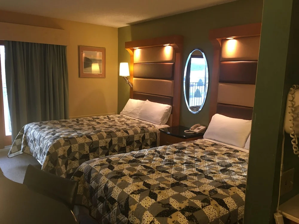 Greshams Lake View Motel