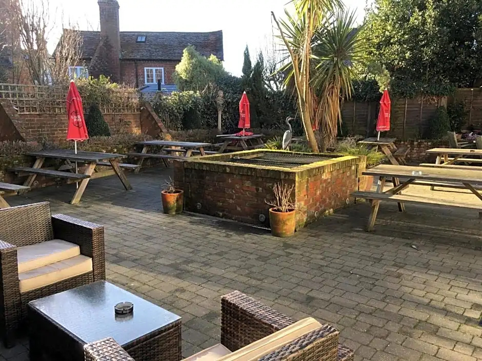 The White Hart pub and rooms