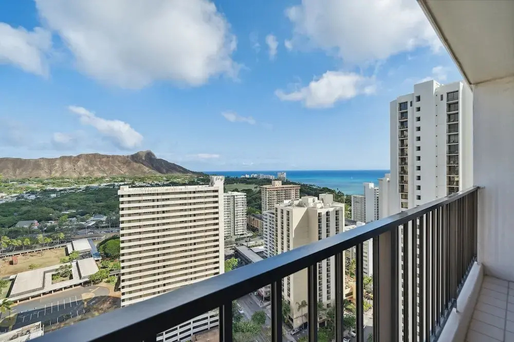 Tower 1 Suite 3007 - QQS