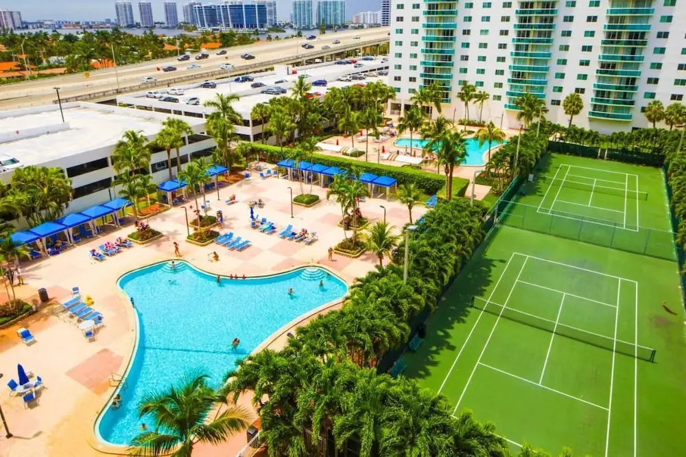 Amazing Condo 3 min to the Beach