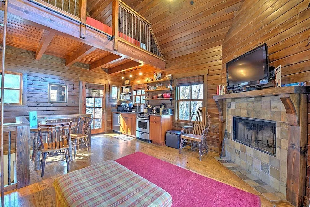 Woodpecker's Hollow - 1 Br Cabin