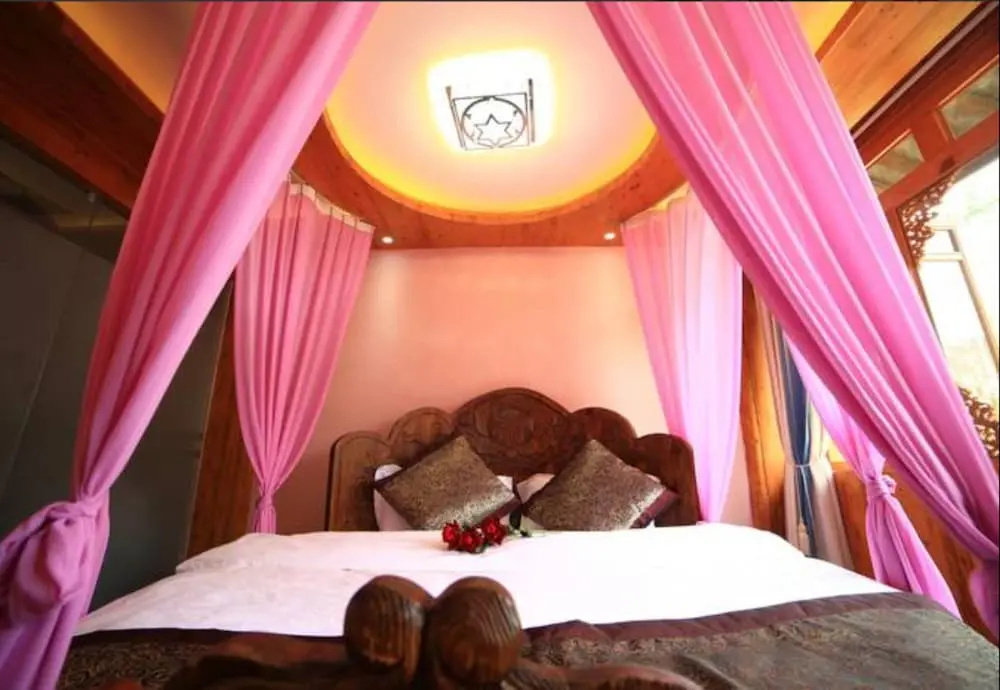 The Pearl Inn