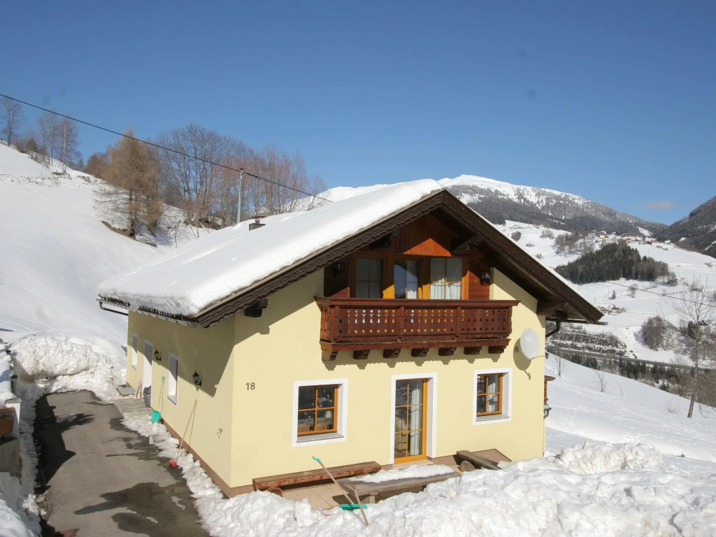 Posh Villa in Rennweg am Katschberg with Wellness and Bar