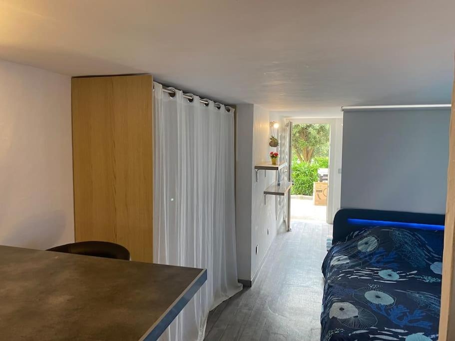 Studio rénové avec piscine proche Saint-Tropez