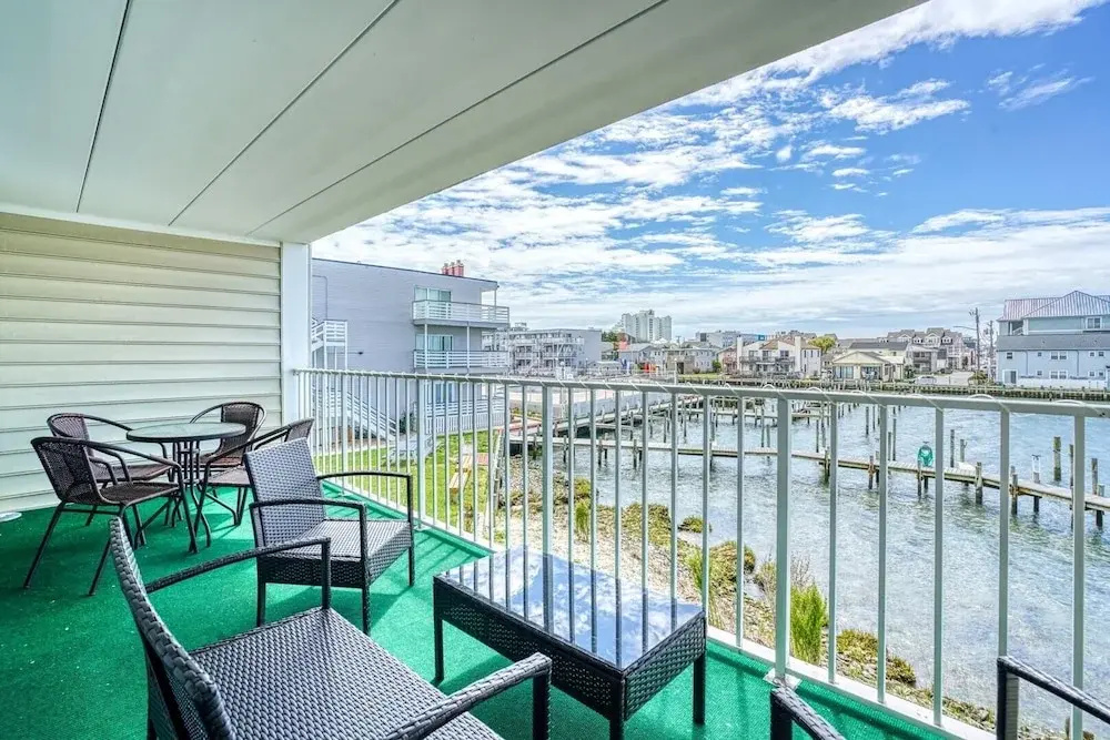 Thunder Island 147d 2 Bedroom Condo by RedAwning