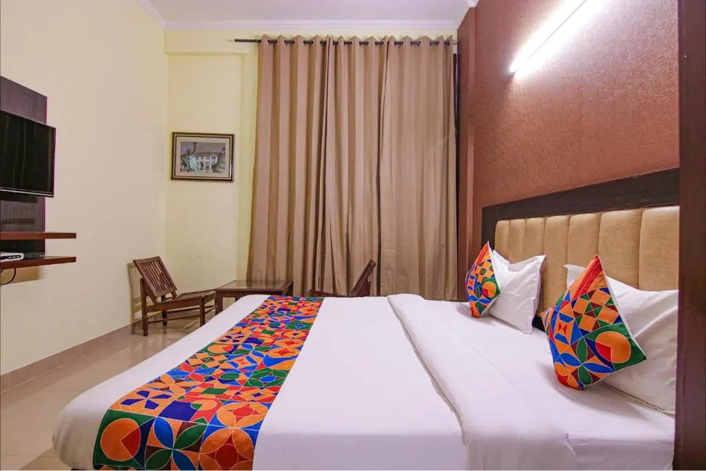 FabHotel Town Pride