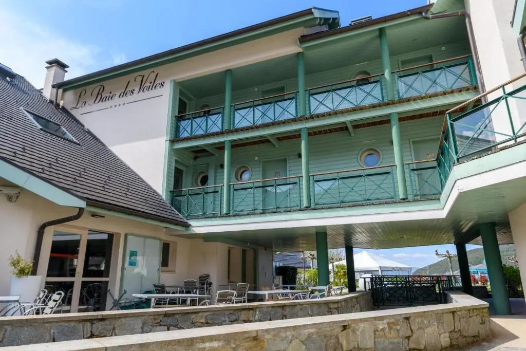 Rare : au bord du lac d’Annecy, cosy appartement en rez de jardin avec terrasse privative