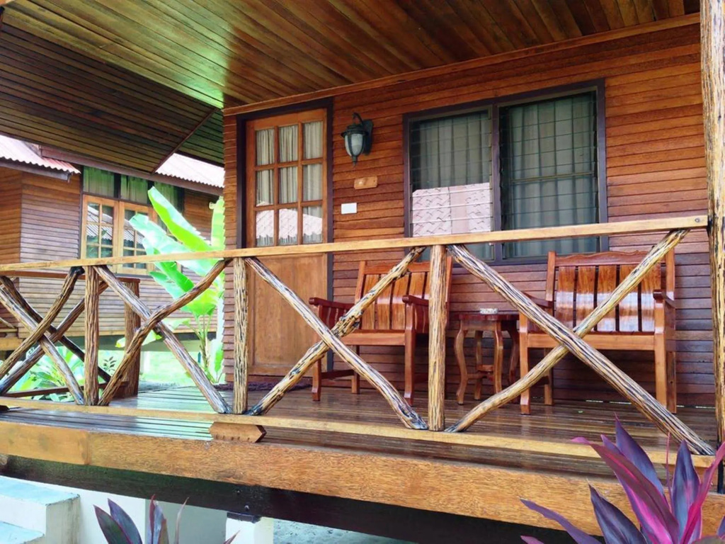 Dome Lay Beach Resort