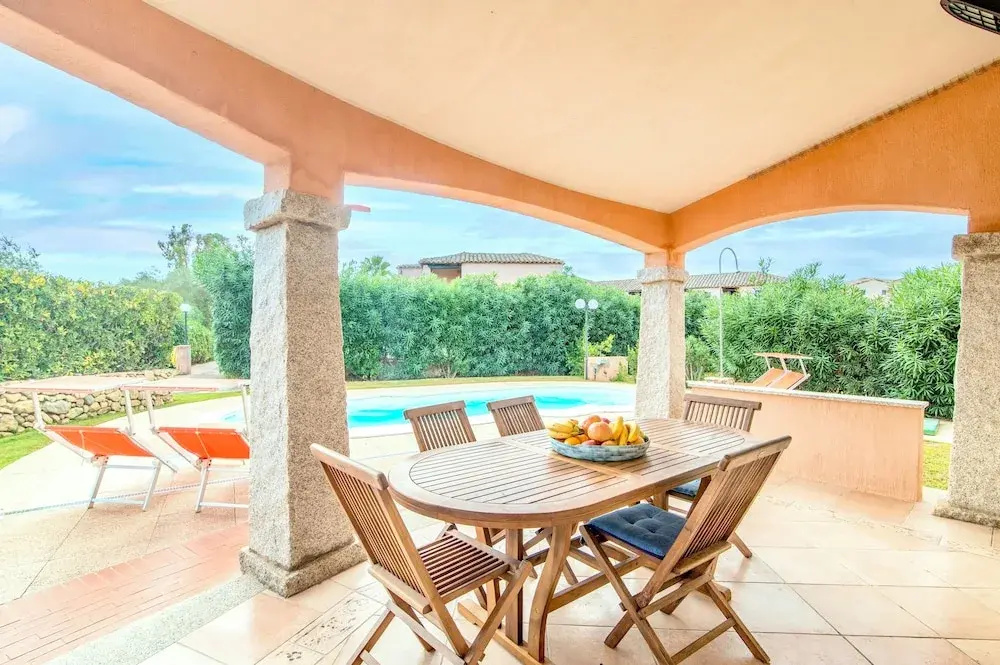 Villas with private pool in Costa Rei