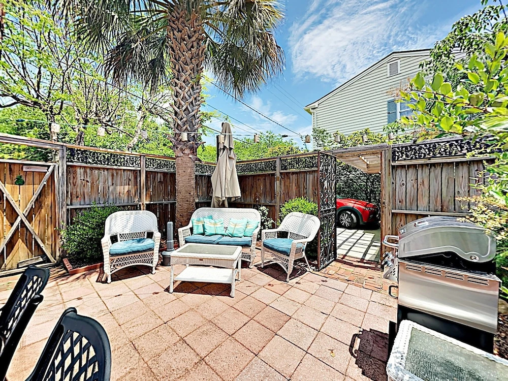 Classic Charmer W/ Luxe Interior - Amazing Locale! 2 Bedroom Home