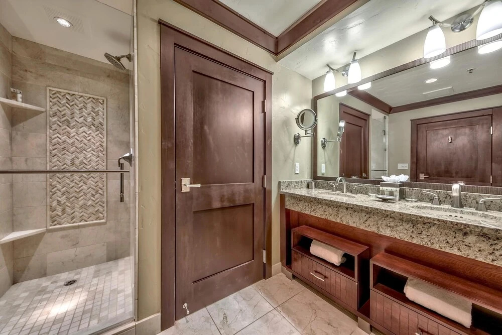 Huge 3 Bedroom  At Northstar | Sleeps 10 Condo by RedAwning