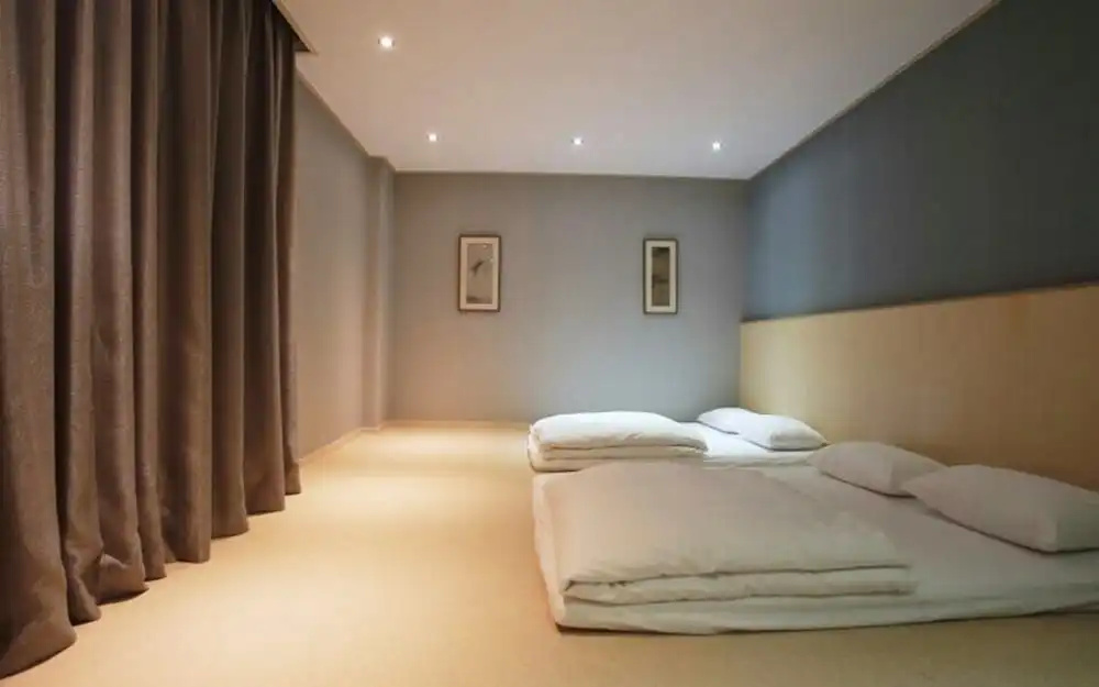 Boo Hotel