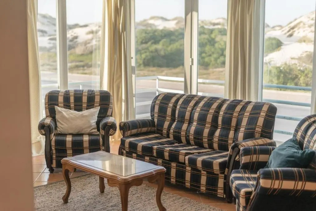 Best Houses 09 - Peniche Steps from The Beach