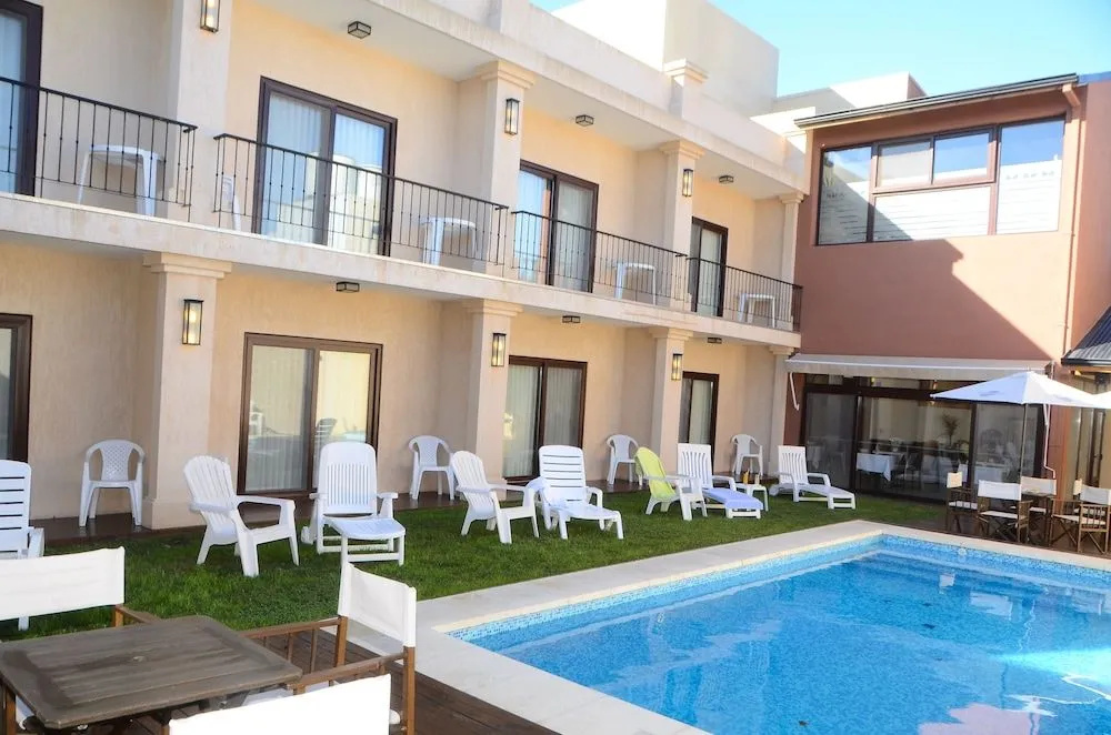 Hotel Roble Blanco