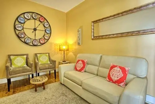 Localtraveling Cathedral & Castle - Family Apartments