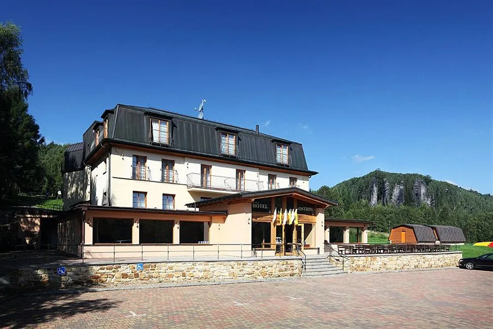Hotel Ostrov