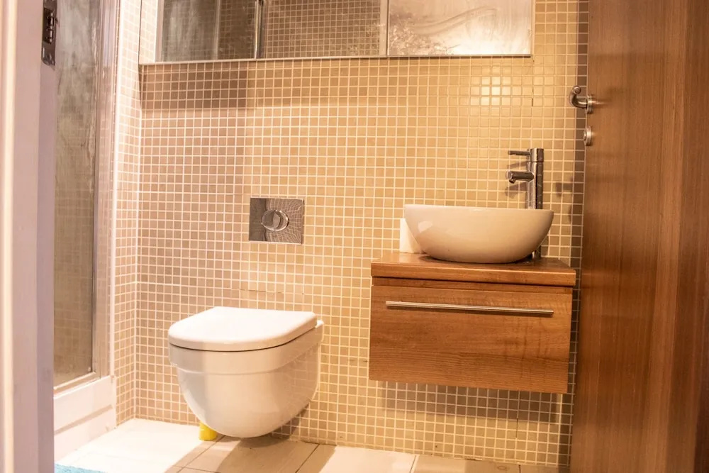 2 Bedroom 2 Bathroom Flat