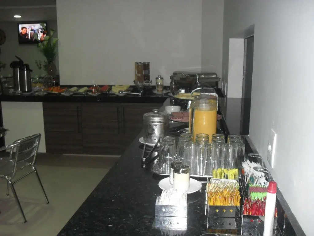 Lara's Hotel
