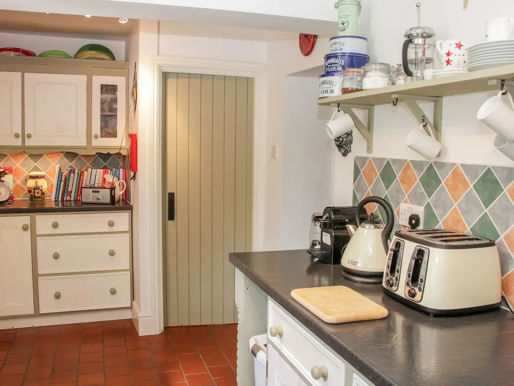 1 Garden Cottages