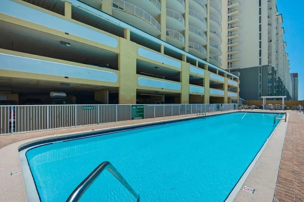 Twin Palms 1705