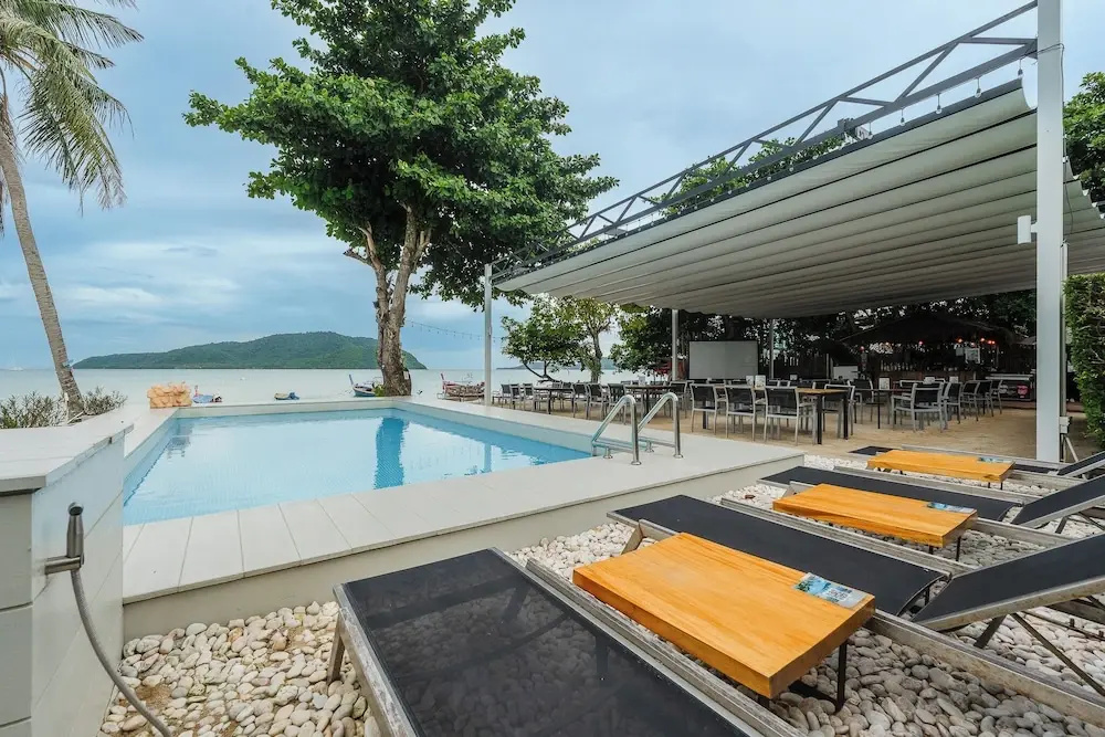 Ocean Breeze1BR Steps from the Sea C244