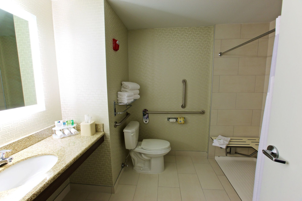 Holiday Inn Express Fargo - West Acres by IHG