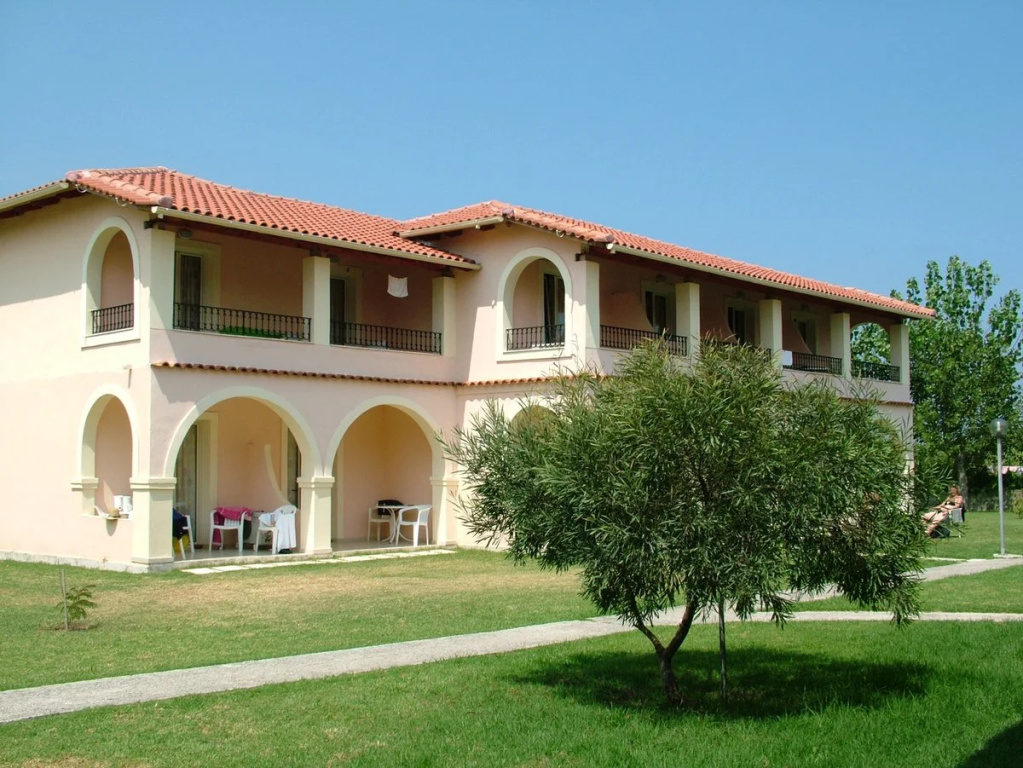 Kamari Apartments