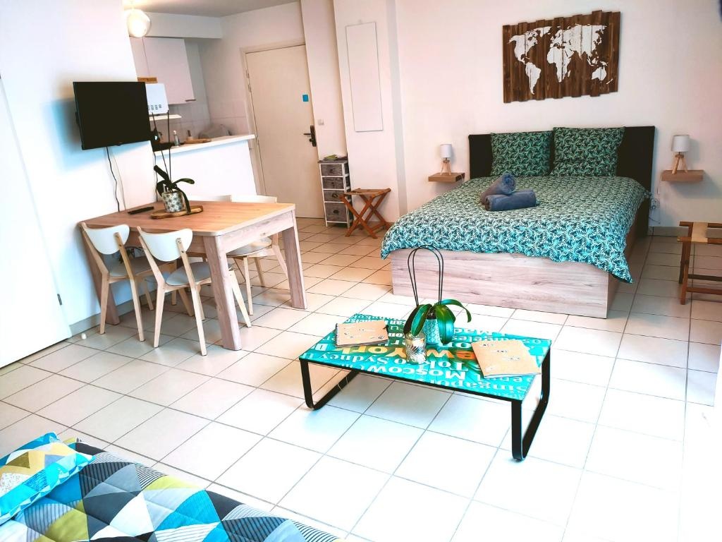 • Superbe appartement 2 à 4 personnes de 33m² en rez-de-chaussée •