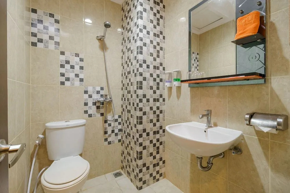 Reddoorz Premium @ Alqueby Hotel