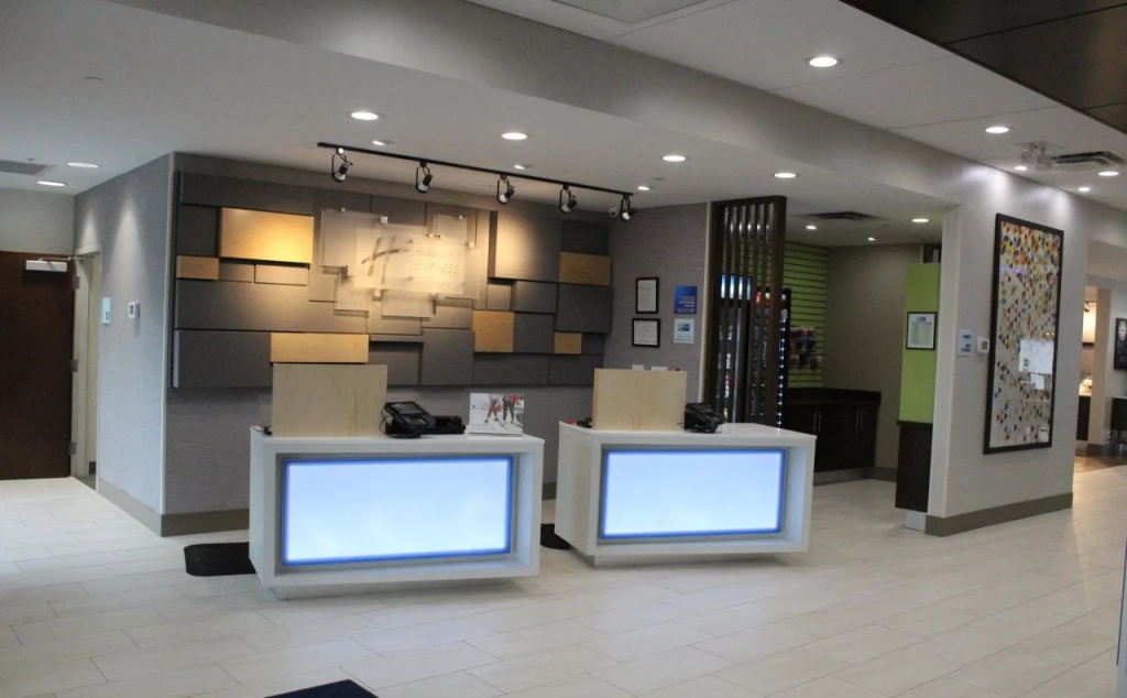 Holiday Inn Express & Suites - Milledgeville