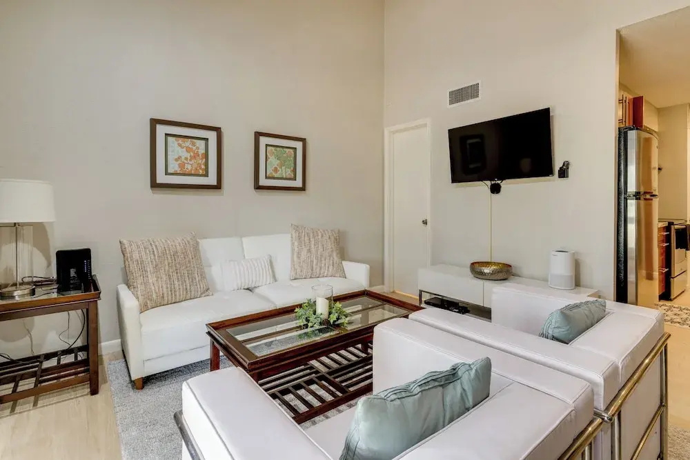 Golf, Swim & Dine! Condo w/ Lake Conroe Access