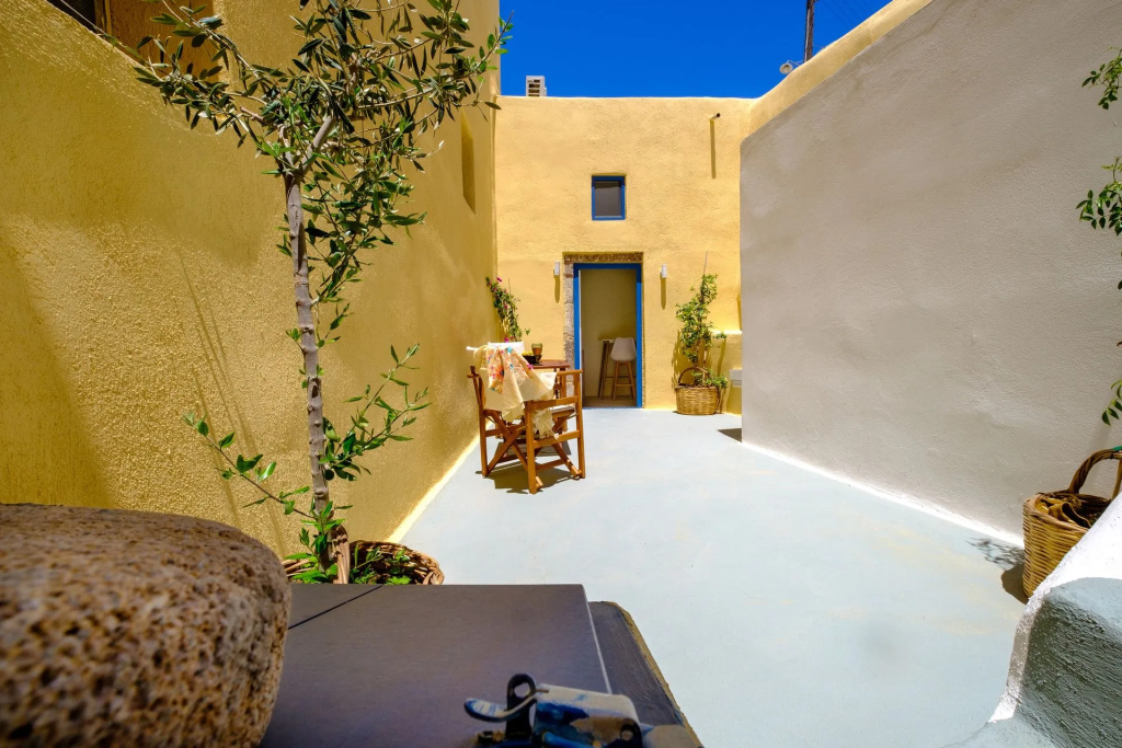 Pasithea Suites