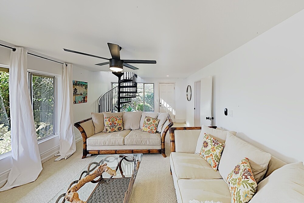 3BR 2BA Summerland Beach Retreat Ocean Views by RedAwning
