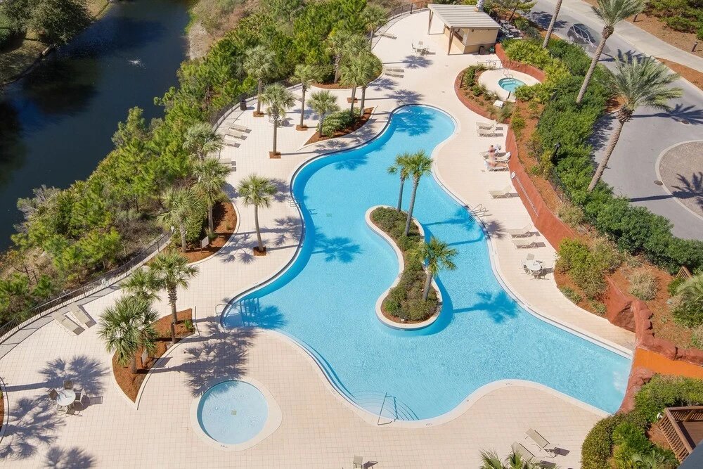 9th-floor Studio W/ Lagoon Pool Studio Bedroom Condo