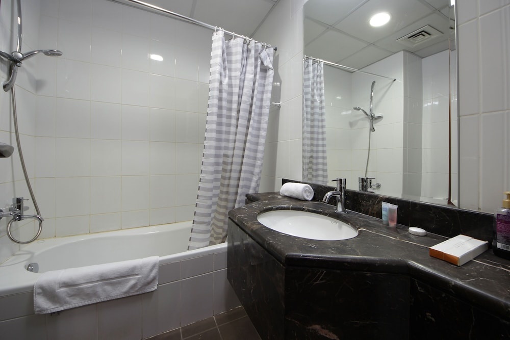 Beautiful Studio Walking Distance to Dubai Mall