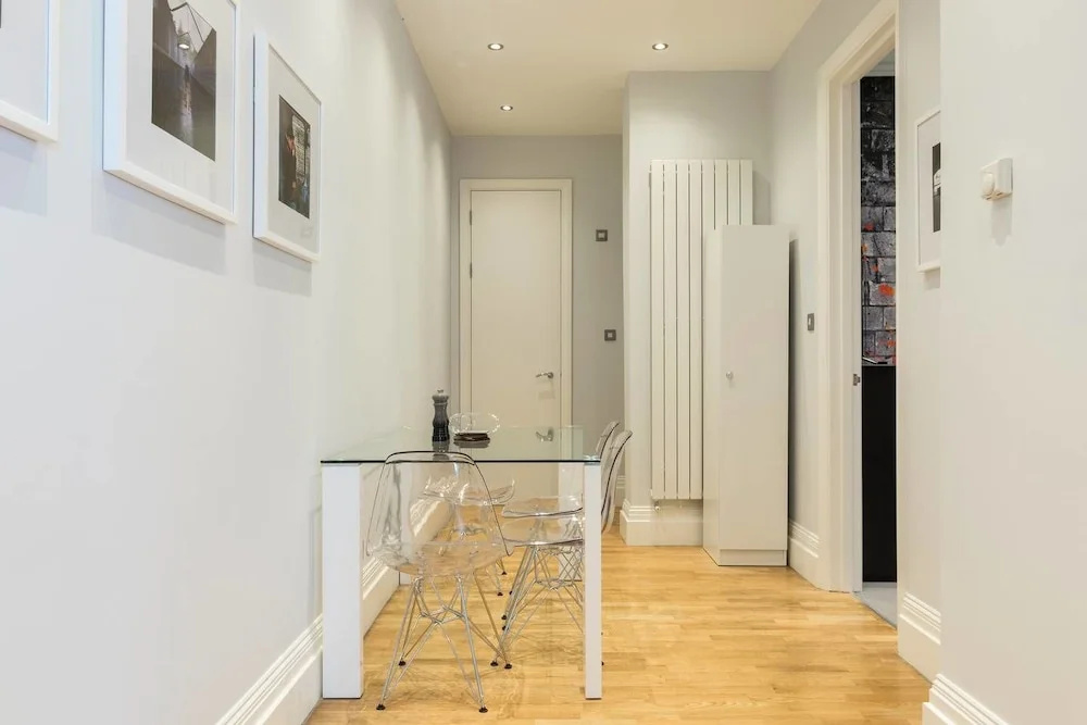 Tastefully Designed & Modern 2bed 2bath w/ Garden