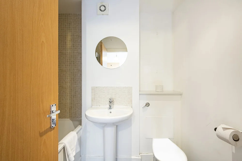 2 Bed Apartment Near Bow Road Station