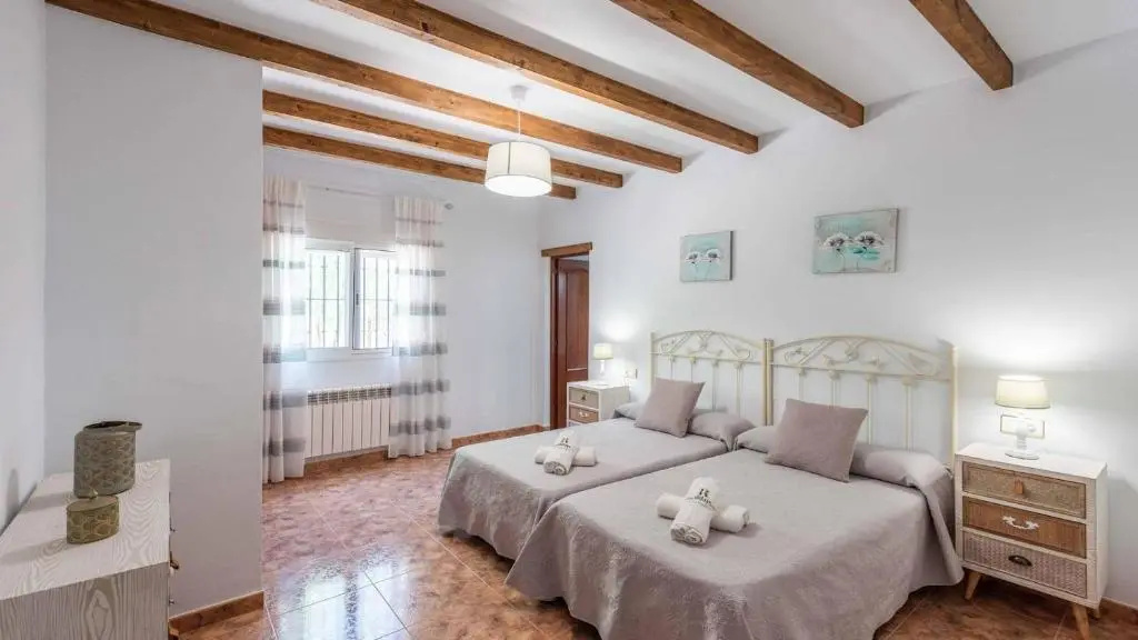 Casa La Sombra de la Parra Antequera - La Higuera by Ruralidays