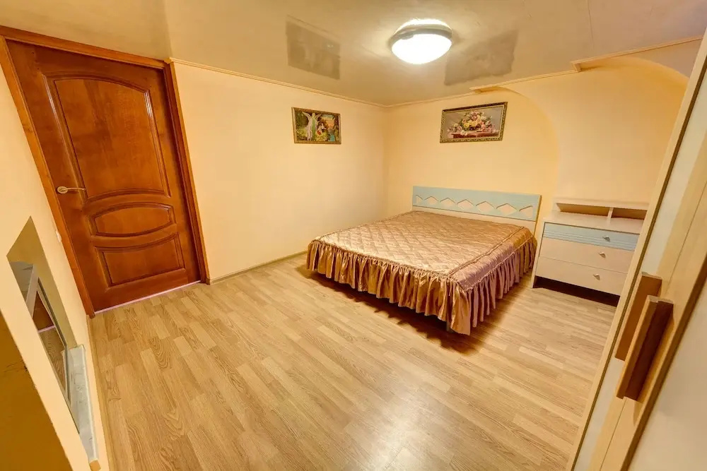 Elegant Apartment on Saksagans'kogo street