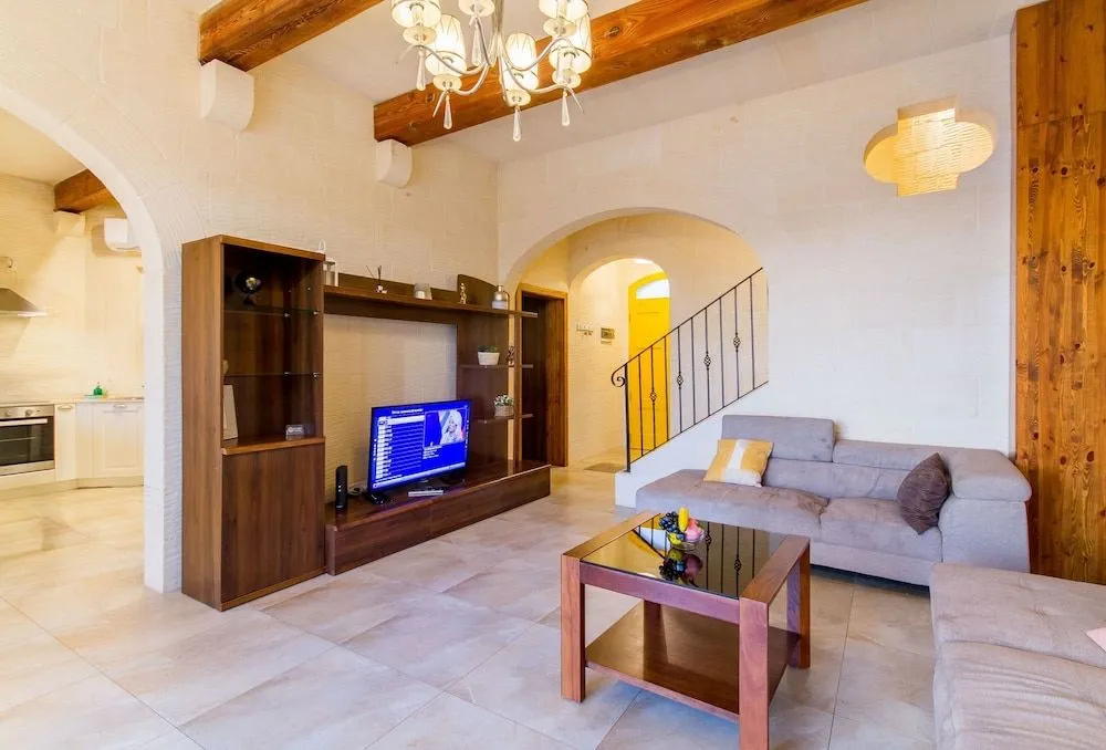 Inni Gozitan Farmhouse Private Pool- Happy Rentals