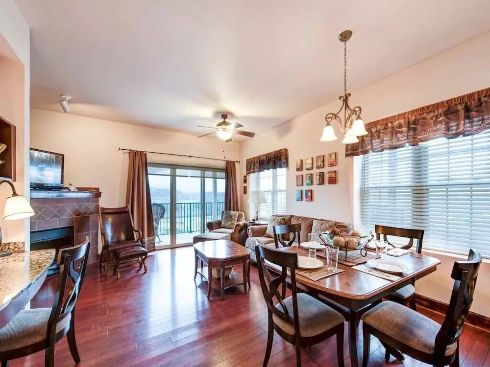 Pinnacle Condo 2 Bedroom Mountain View Home with Hot Tub