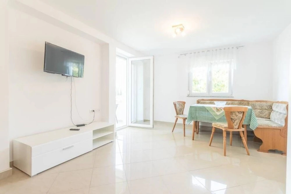 Apartment Buto A4 pax