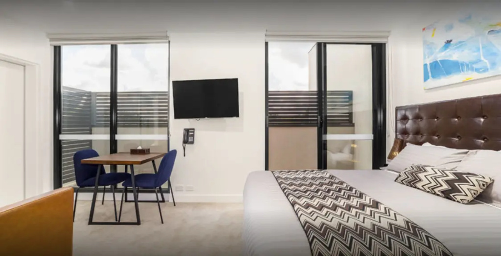 Whitehorse Apartments Hotel