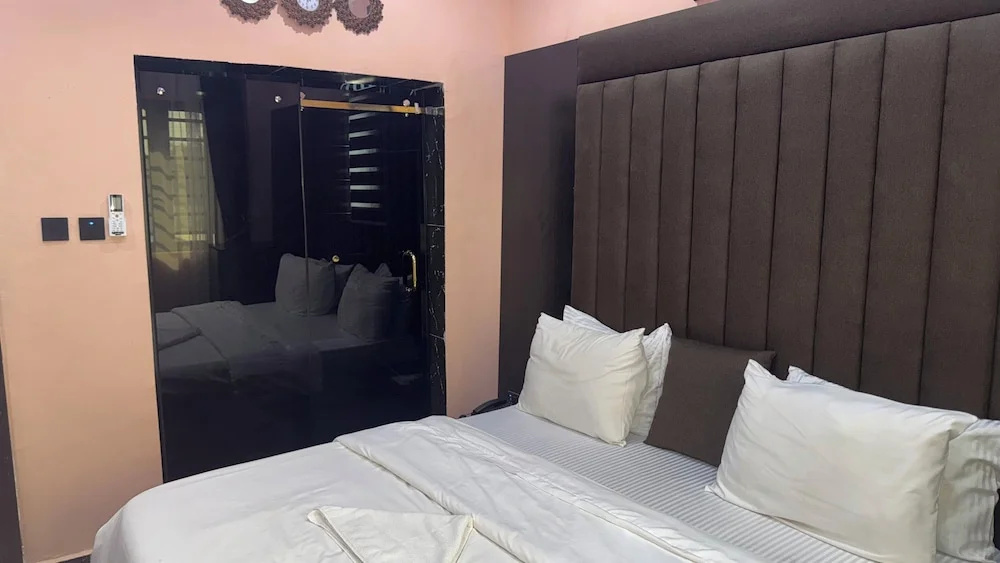 Next Level Hotel & Suites
